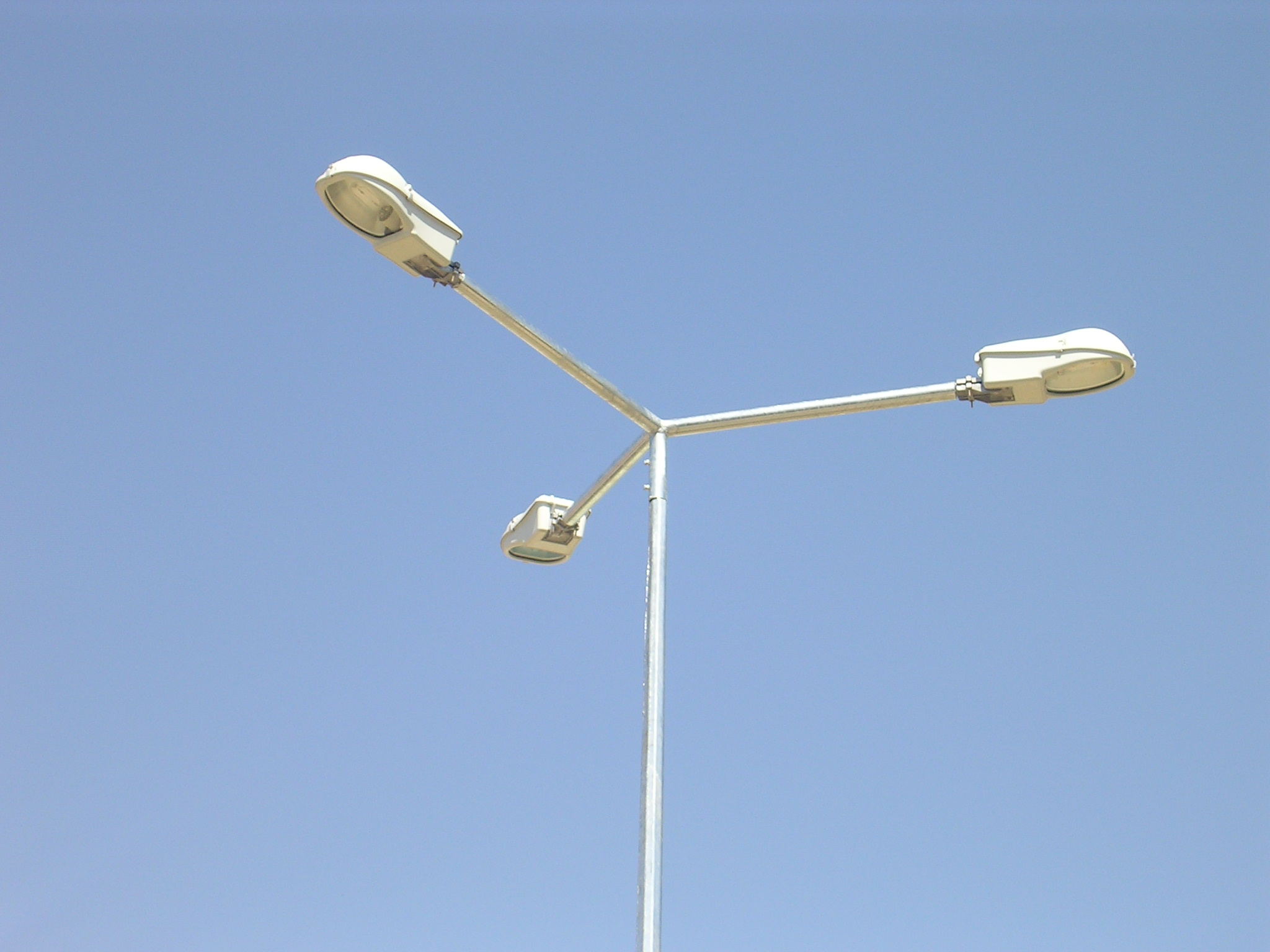 ÜÇLÜ VE DÖRTLÜ KONSOL AYDINLATMA DİREKLERİ - GALVANİZ AYDINLATMA DİREKLERİ